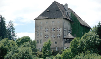 Neues_Schloss_Moosburg_01