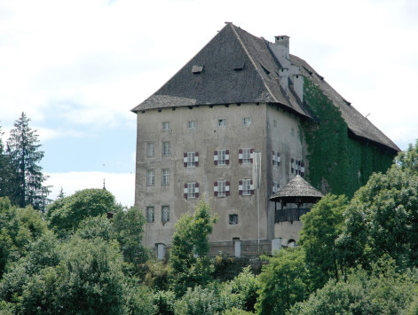 Neues_Schloss_Moosburg_01